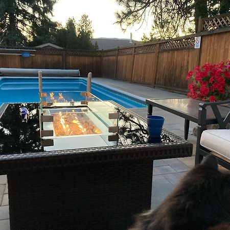 Bright Poolside Walkout Two Bedroom Basement Suite In The Okanagan Penticton Kültér fotó